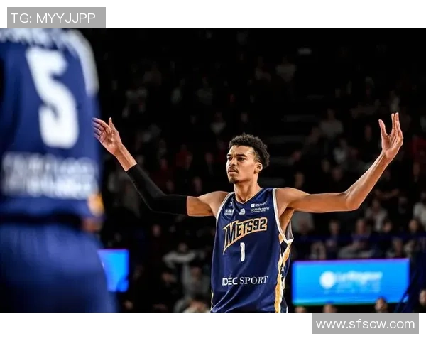 霍姆格伦复出首战展现统治力雷霆重建成功迎来新篇章 霍姆格伦复出首战展现统治力雷霆重建成功迎来新篇章