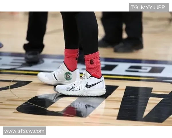 欧文新鞋发布会引发争议踩踏耐克Logo展现艺术无界限的真实表达 欧文新鞋发布会引发争议踩踏耐克Logo展现艺术无界限的真实表达