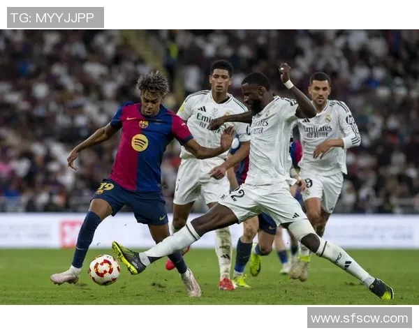 2004年经典对决巴萨与皇马的世纪之战回顾与分析 2004年经典对决巴萨与皇马的世纪之战回顾与分析