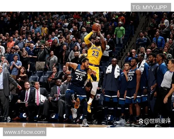 2013年湖人与篮网对决回顾：经典比赛瞬间与精彩表现分析